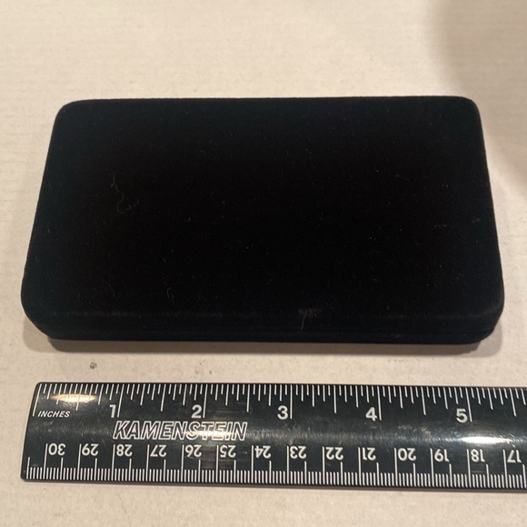 NIB Faux Pink Jade with Charms Necklace - Picture 4 of 4